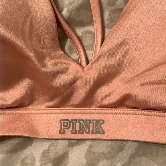 NWOT 🆚 PINK Ultimate sports bra - Picture 2 of 7